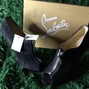 Used  black size 39 Christian Louboutins